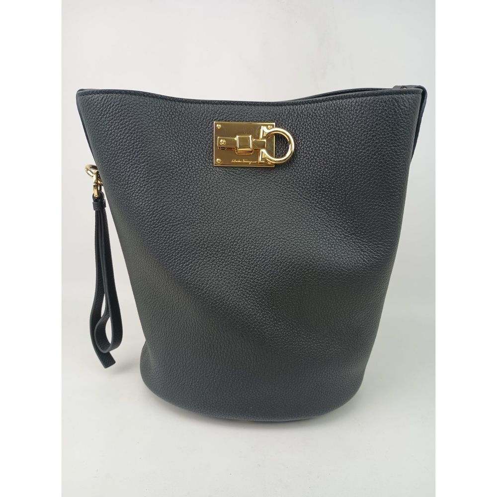 Salvatore Ferragamo Black Studio Leather Bucket Bag Women's